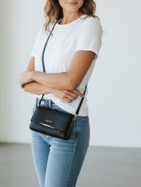 Endaycon Black Crossbody Purse Gold Accent Shoulder Bag With Zipper Closure